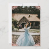 Chic Rose Gold Quinceañera Dress Floral Arch Foto Einladung (Rückseite)