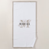 Chic Rustic Modern Beige Monogram Strandtuch (Vorderseite)