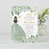 Chic Sage Green Floral Butterfliegen Quinceañera Einladung (Stehend Vorderseite)