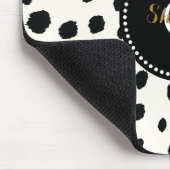 Chic Schwarz-weiß Cheetah Printmuster Monogramm Mousepad (Ecke)