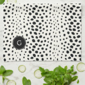 Chic Schwarz-weißes Cheetahdruck-Mustermonogramm Geschirrtuch (Gefaltet)