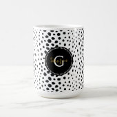 Chic Schwarz-weißes Cheetahdruck-Mustermonogramm Tasse (Mittel)