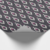 Chic schwarzes und lila ikat Stammes- Muster Geschenkpapier (Ecke)