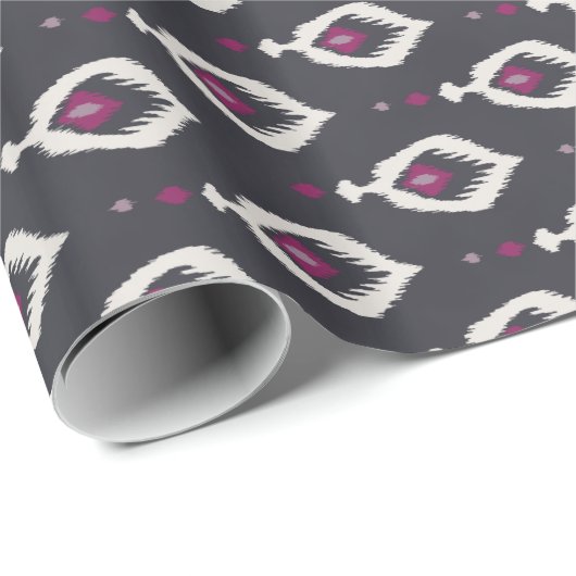 Chic schwarzes und lila ikat Stammes- Muster Geschenkpapier (Rolleneckpunkt)