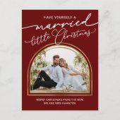 Chic Script Arch Holiday Wedding Ankündigung (Vorderseite)