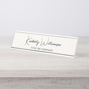 Chic Script Beruflich Cream Schreibtischnamensplakette