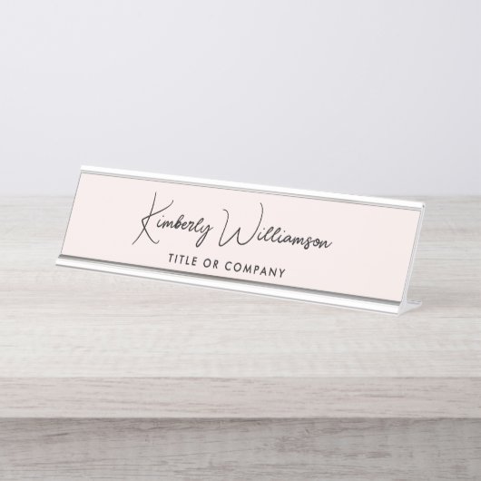 Chic Script Beruflich Pink Schreibtischnamensplakette (Vorderseite )