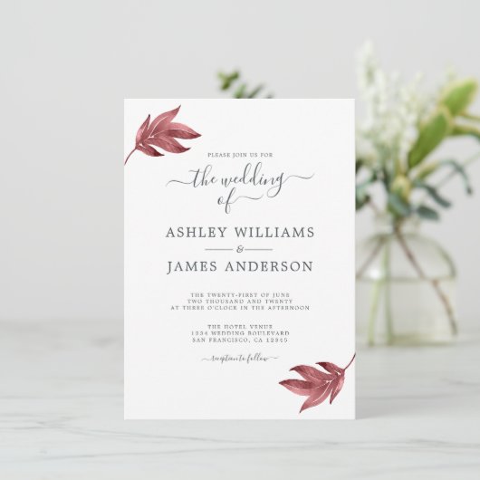 Chic Script Burgundy Leaf Minimal Wedding Einladung (Stehend Vorderseite)