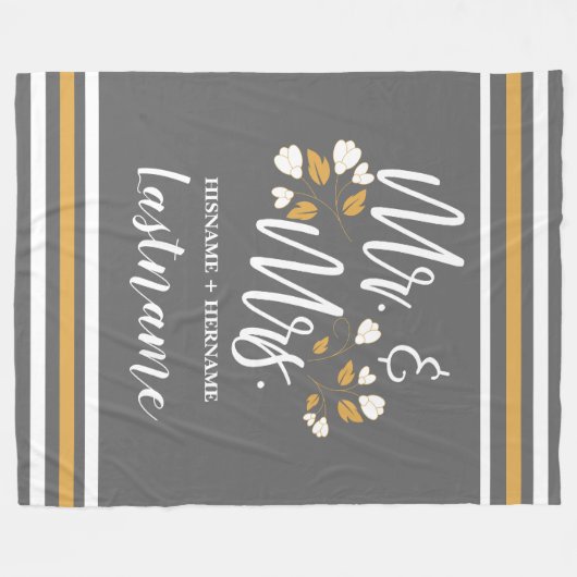 Chic Script Custom Mr. und Mrs Gray Gold Stripes Fleecedecke (Vorderseite (Horizontal))
