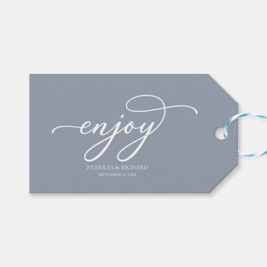 Chic Script Dusty Blue Wedding Geschenkanhänger (Vorderseite (Horizontal))