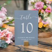 Chic Script Dusty Blue Wedding Reception Tischnummer