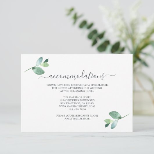 Chic Script Eucalyptus Foliage Hochzeitsinformatio Begleitkarte (Stehend Vorderseite)