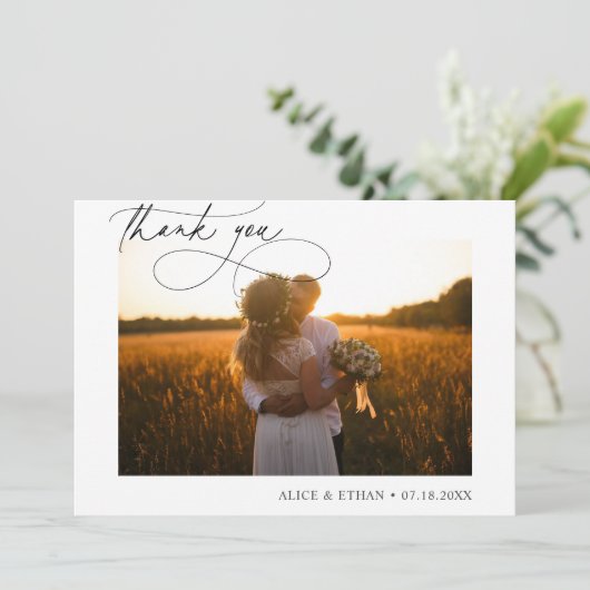 Chic Script Foto Minimalistisch Wedding Danke (Stehend Vorderseite)