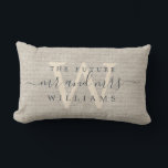 Chic Script Future Mr. Monogram Beige Linen Lendenkissen<br><div class="desc">Elegante Zukunft mrs halten beige geflochtene Leineneffektkissen mit Ihrem Text in dunkelgrau chic handgeschriebenen Skript-Kalligraphie. Fügen Sie einfach Ihren Namen und Ihr Monogramm hinzu. Perfektes Geschenk für ein Brautparty, eine Verlobung oder einen Valentinstag. Exklusiv für Sie entworfen von Happy Dolphin Studio. Wenn Sie Hilfe oder passende Produkte benötigen, kontaktieren Sie...</div>