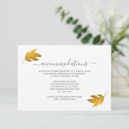 Chic Script Gold Leaf Hochzeitsinformationen Begleitkarte (Stehend Vorderseite)