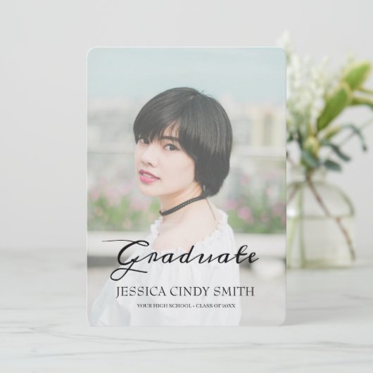 Chic Script Imitats Vellum Effect Foto Abschluss Einladung (Stehend Vorderseite)