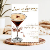 Chic Script Liebe ist Brewing Martini Brautparty Einladung