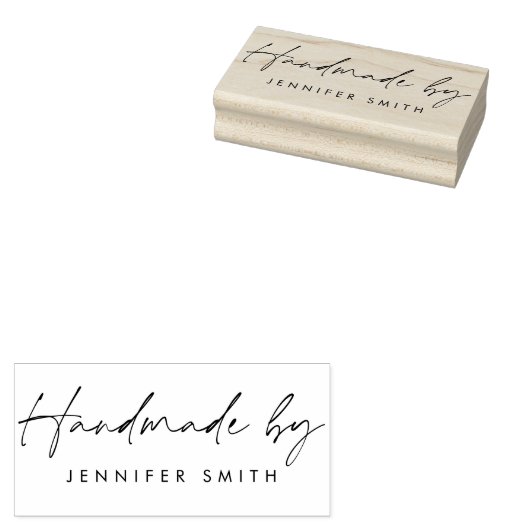 Chic Script Moderne Minimalistische "Handmade by" Gummistempel (Stempel)