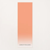 Chic Script Monogram Cantaloupe Orange Ombre Yogamatte (Vorderseite)