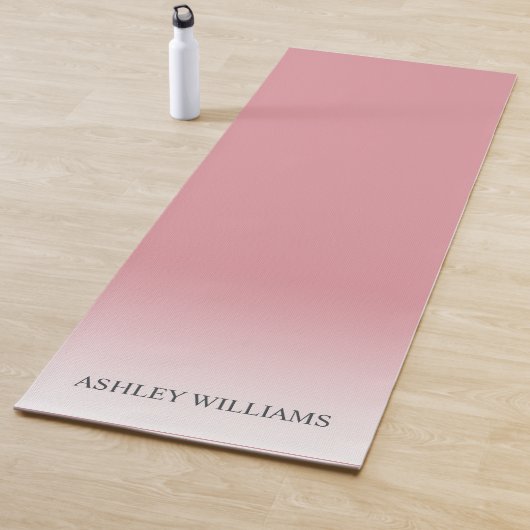 Chic Script Monogram Dusty Rose Pink Ombre Yogamatte (Beispiel)