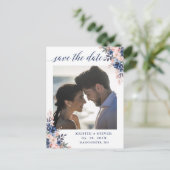 Chic Script Navy Peach Floral Foto Save the Date Postkarte (Stehend Vorderseite)