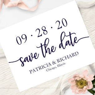 Chic Script Navyblau Weiße Hochzeit Save The Date Postkarte