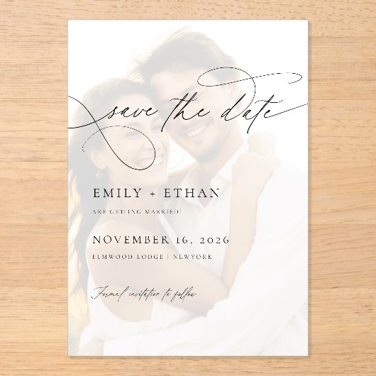 Chic Script Overlay-Foto Hochzeitssache Datum spei Acryleinladungen (Vorderseite)