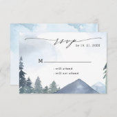 Chic Script Slate Blue Mountains Forest Wedding RSVP Karte (Vorne/Hinten)