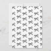 Chic She's The Knot Black Bow Brautparty Einladung (Rückseite)