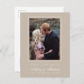 Chic Shiitake Gray Save the Date Verlobung Foto Ankündigungspostkarte (Vorne/Hinten)