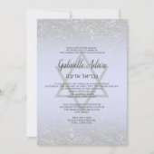Chic silber Glitzer Drehbuch Lavender Bat Mitzvah Einladung (Vorderseite)