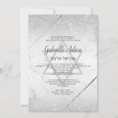 Chic silber Glitzer Drehbuch Marmor Bat Mitzvah Einladung (Vorderseite)