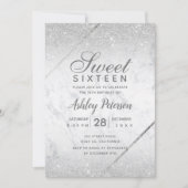 Chic silber Glitzer Drehbuch Marmor Sweet 16 Einladung (Vorderseite)
