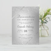Chic Silber Glitzer Drehbuch Metallic Quinceanera Einladung (Stehend Vorderseite)