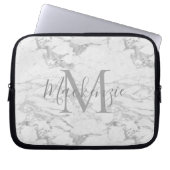 Chic Silver Foil Marmor Monogram Laptopschutzhülle (Vorderseite)