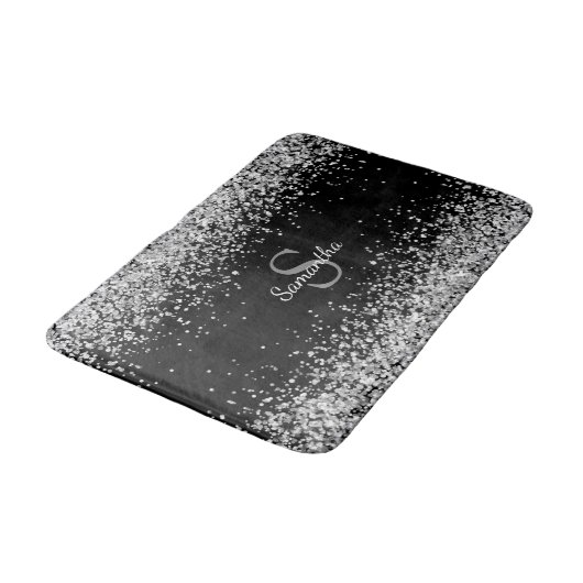 Chic Silver Glitzer Confetti Monogram Black Badematte (Schrägansicht)