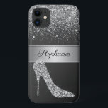Chic Silver Glitzer Diamond High Heel Shoe Name Case-Mate iPhone Hülle<br><div class="desc">Schützen Sie Ihr Handy stilvoll mit diesem schicken Glitzer und Glam-Handy Gehäuse. Dieses elegante Design-Template verfügt über einen hochhackigen Schuh aus weißen Diamanten auf einem schwarzen Hintergrund. Oben ist ein Streifen silberner metallischer Textur mit Ihrem Namen zu personalisieren durch eine Sprinklerei von silbernen Glitzer und funkelnd Diamanten. Macht ein einzigartiges...</div>