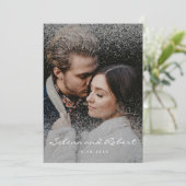 Chic Silver Glitzer Overlay Foto Wedding Einladung (Stehend Vorderseite)