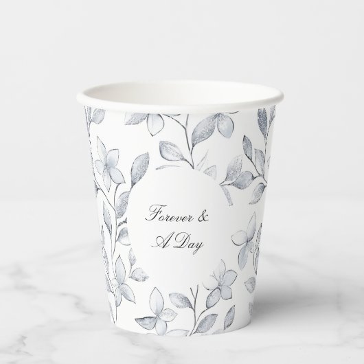 Chic Silver White Floral Wedding Pappbecher (Vorderseite)