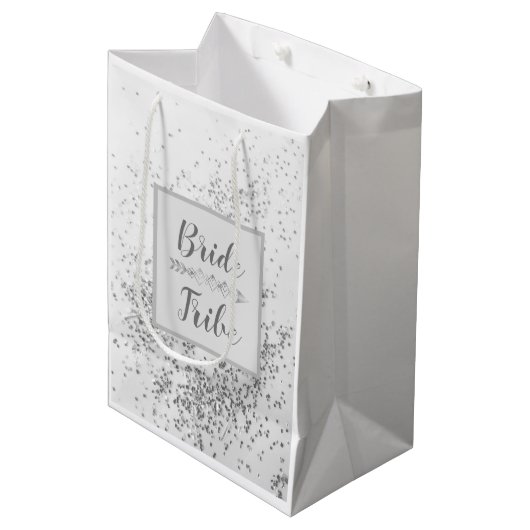 Chic Siver Confetti Bride Tribe Mittlere Geschenktüte (Vorderseite Schrägansicht)