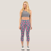 Chic Slate Gray Polka Dot Pattern Yoga Capri Leggings (Vorderseite)