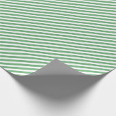 Chic Spring Mint Green White Stripes Muster Geschenkpapier (Ecke)