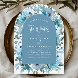 Chic Spring White Dusty Blue Blumen Hochzeitsbogen Einladung