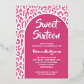 Chic Sweet 16 Leopard Print Birthday Silver Folieneinladung (Vorderseite)