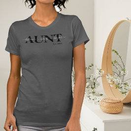 Chic Tante mit Kids Names Year T - Shirt