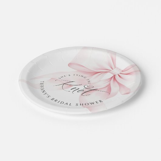 Chic The Knot Bridal Shower Einladung Pappteller (Schrägansicht)