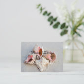 Chic Trendy Coastal Beach Seashells Wedding Visitenkarte (Stehend Vorderseite)