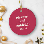 Chic Typografie Magenta Red Ivory Custom Wedding Keramik Ornament<br><div class="desc">Fett-Chic Typografie Magenta Red Ivory Moderne Custom Wedding Keramik Ornament</div>