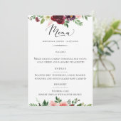 Chic Typografy Burgundy Blush Floral Wedding Menükarte (Stehend Vorderseite)