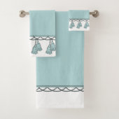 CHIC U. STYLISH_ ELEGANTE SEAFOAM QUASTEN BADHANDTUCH SET (Insitu)